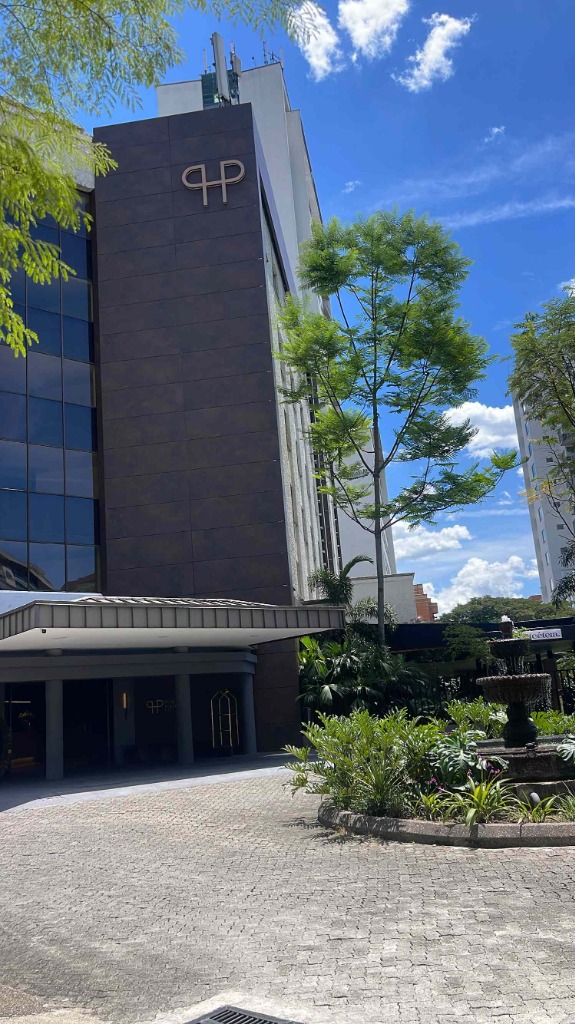 Hotel Poblado Plaza en Medellín con puntos de carga Split Power